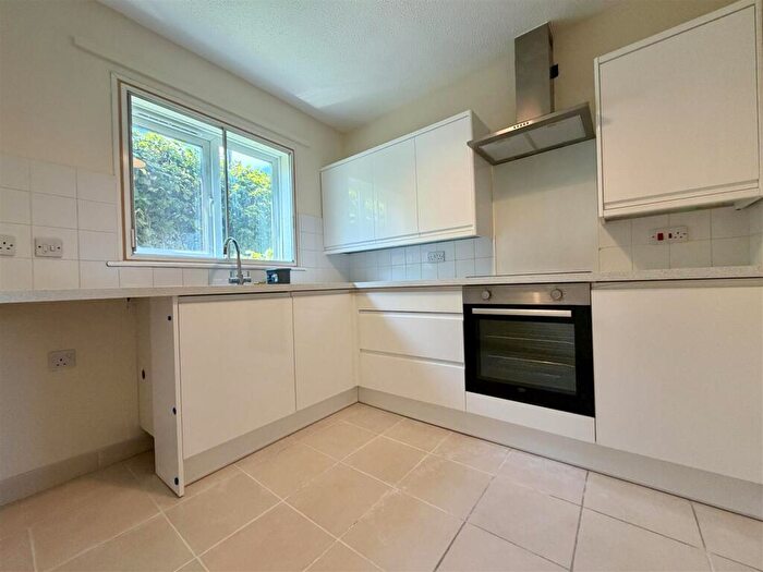2 Bedroom Flat To Rent In County Street, Bristol, BS4