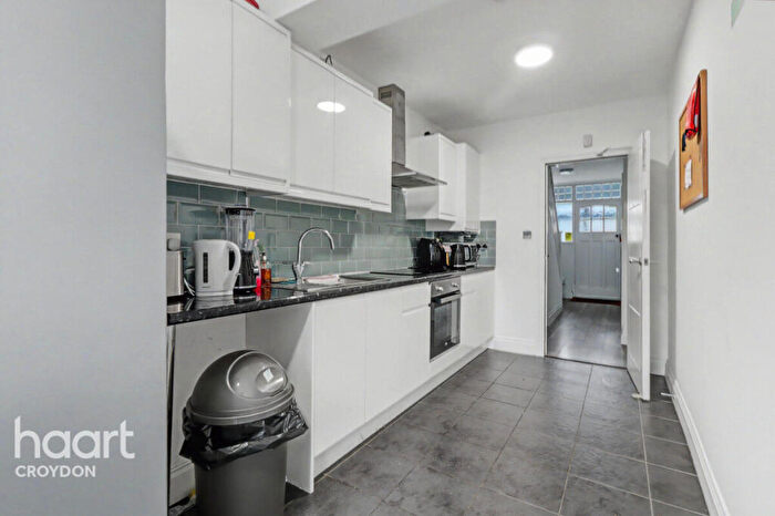 5 Bedroom End Of Terrace House For Sale In Davidson Road, Croydon, CR0