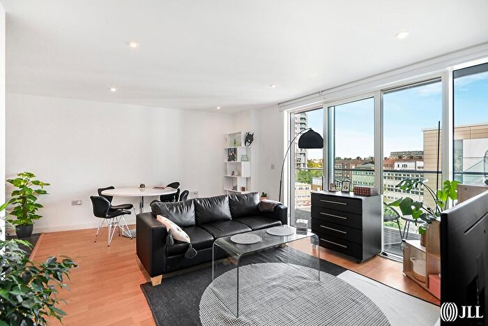 1 Bedroom Apartment To Rent In Waterside Apartments, London, N4