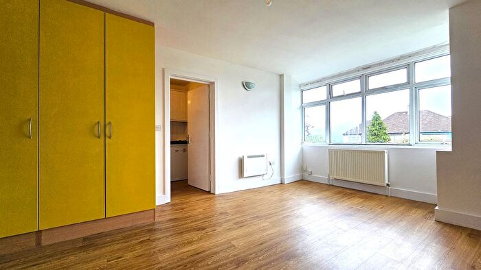 Studio To Rent In South Norwood Hill, SE25