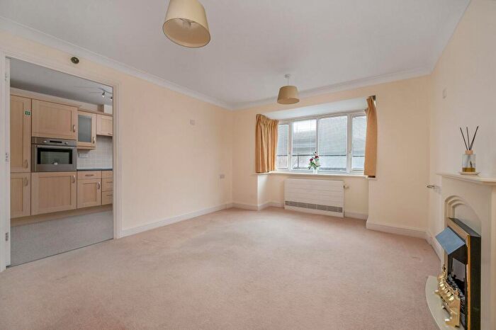 2 Bedroom Flat For Sale In Browning Court, Bourne, PE10