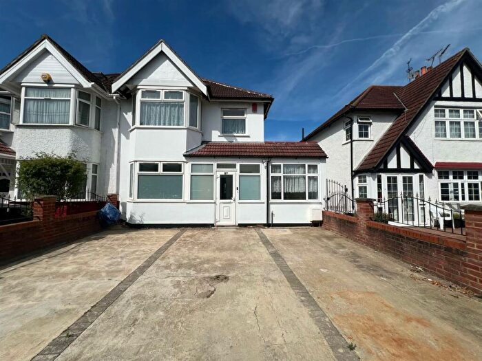 3 Bedroom Flat To Rent In St. Augustines Avenue, Wembley, HA9