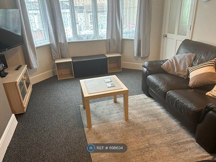 2 Bedroom Terraced House To Rent In Corporation Road, Gillingham, ME7