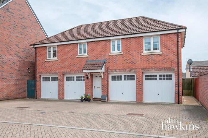2 Bedroom Coach House For Sale In Buxton Way, Royal Wootton Bassett, SN4