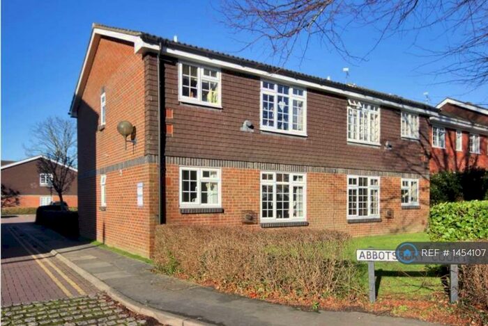 1 Bedroom Flat To Rent In Kings Road, Horsham, RH13