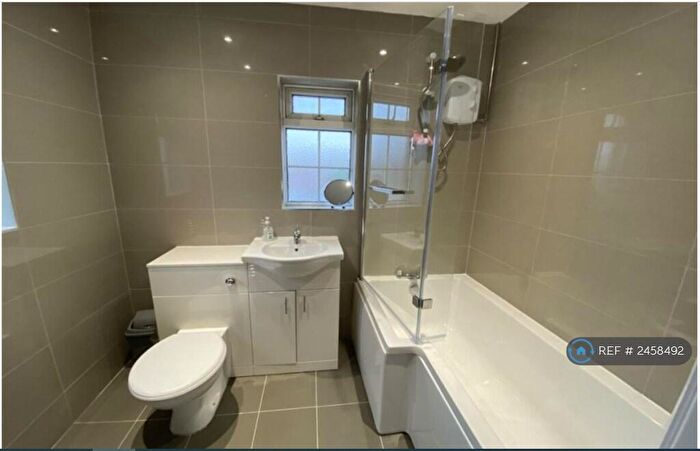 3 Bedroom Semi-Detached House To Rent In Spielman Road, Dartford, DA1