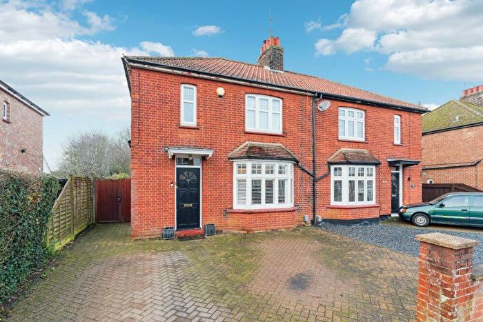 3 Bedroom Semi-Detached House For Sale In Fairview Road, Stevenage, SG1