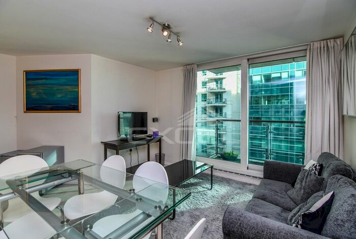 2 Bedroom Flat To Rent In Hanover House, St. George Wharf, Vauxhall, SW8
