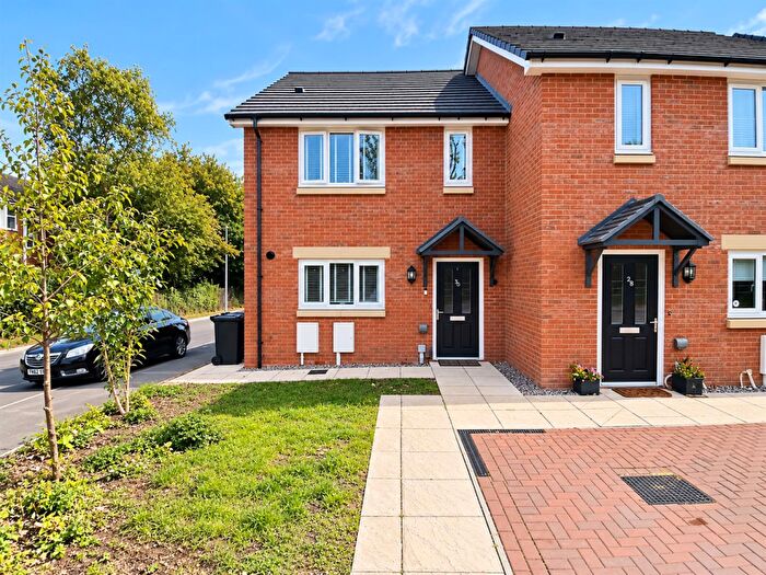 3 Bedroom Semi-Detached House For Sale In Triton Road, Nuneaton, CV11