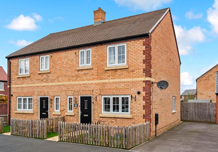 3 Bedroom Semi-Detached House For Sale In Bancroft Street, Cheddington, LU7