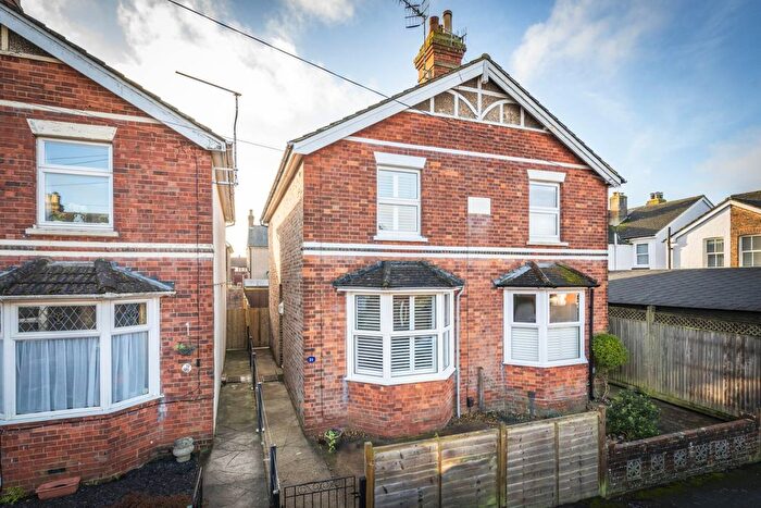 2 Bedroom Semi Detached House For Sale In Western Road, Southborough, Tunbridge Wells (No Chain), TN4