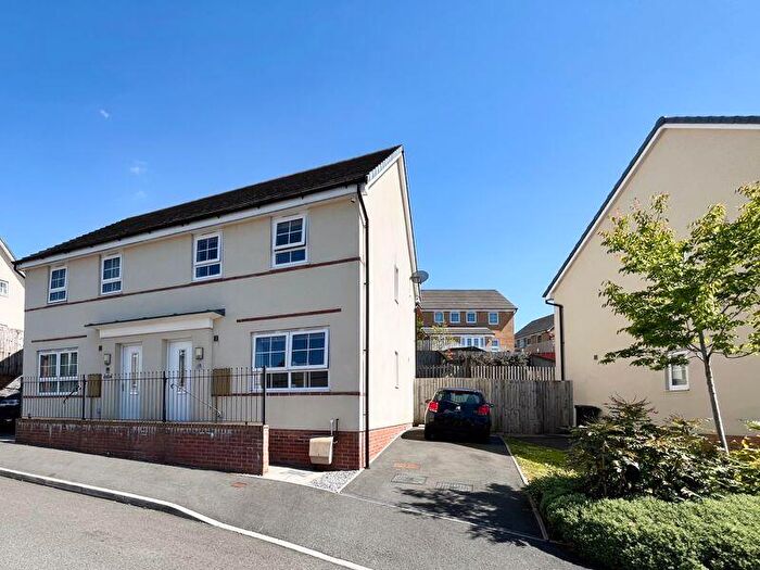 3 Bedroom Semi-Detached House For Sale In Hooper Way, Neath, SA11