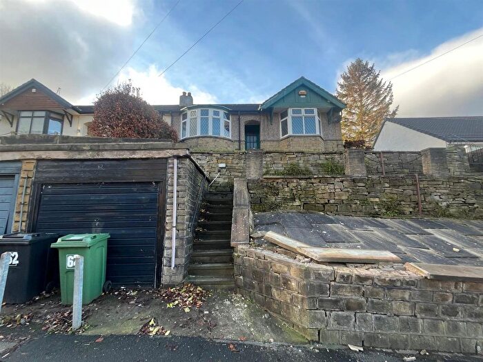 2 Bedroom Semi-detached Bungalow For Sale In Newsome Road, Huddersfield, HD4
