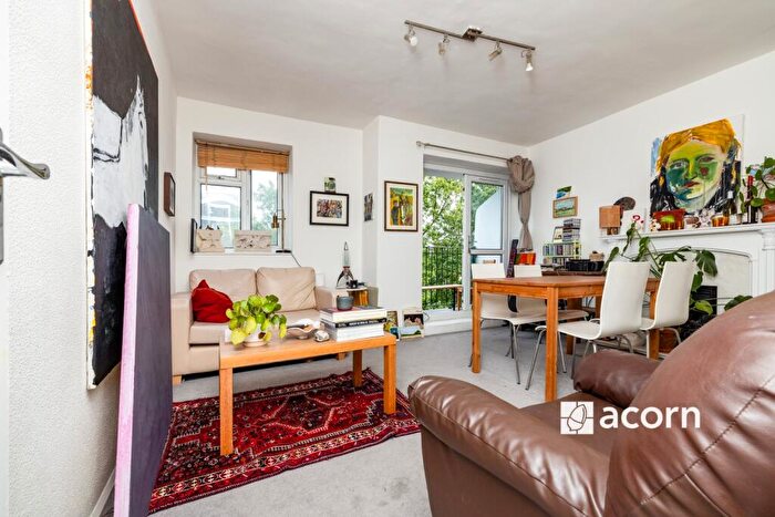 3 Bedroom Flat To Rent In Lambeth Walk London, SE11