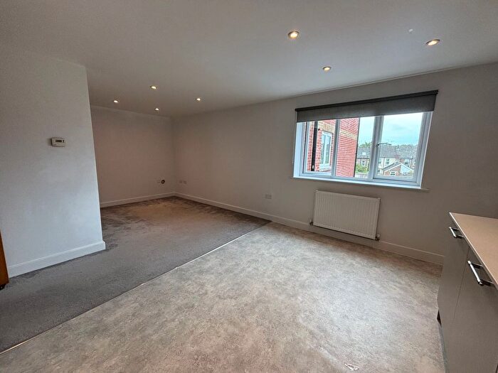 2 Bedroom Flat To Rent In Damers Road, Dorchester, DT1