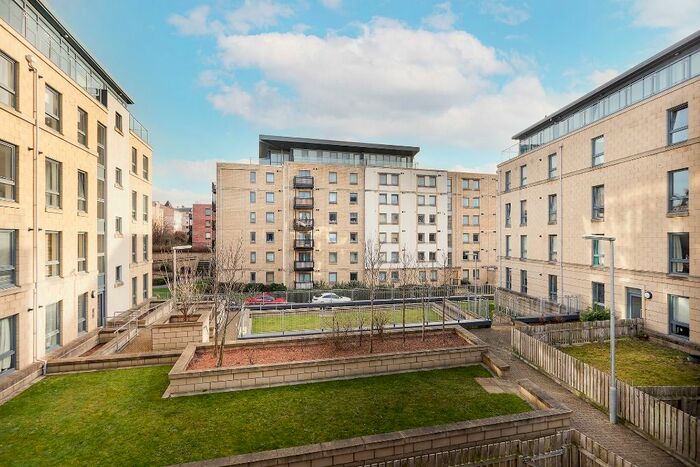 1 Bedroom Flat To Rent In Handyside Place, Slateford, Edinburgh EH11