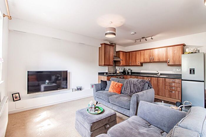 1 Bedroom Flat For Sale In Meadow Way, Tyla Garw, Pontyclun, CF72