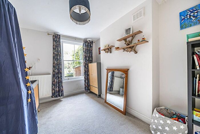 3 Bedroom Flat To Rent In Kingsgate Road, West Hampstead, London, NW6