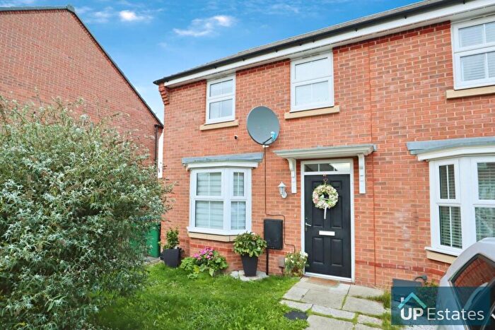 3 Bedroom End Of Terrace House For Sale In Buttercup Walk, Coventry, CV3