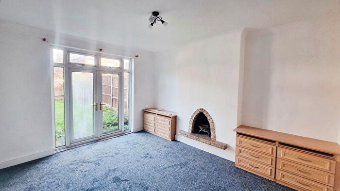 4 Bedroom House To Rent In Ashleigh Road, , Leicester, LE3