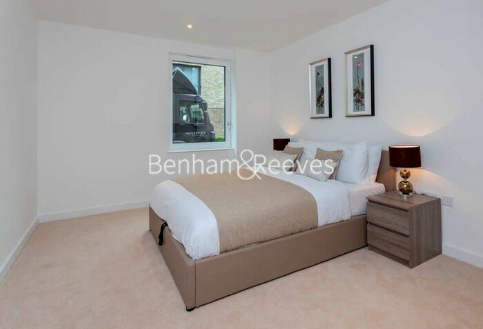 1 Bedroom Flat To Rent In Ashton Reach, Surrey Quays, SE16