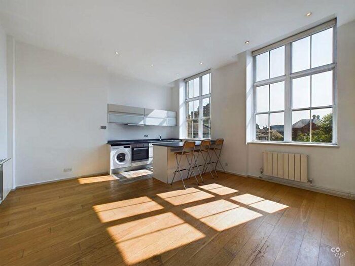 2 Bedroom Block Of Apartments To Rent In Richmond Terrace, Brighton, BN2