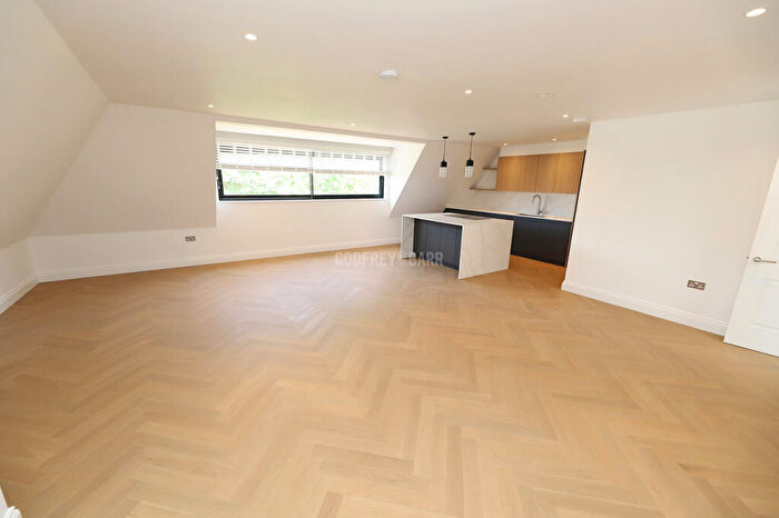 2 Bedroom Apartment To Rent In Beechcroft Avenue, Golders Green, NW11