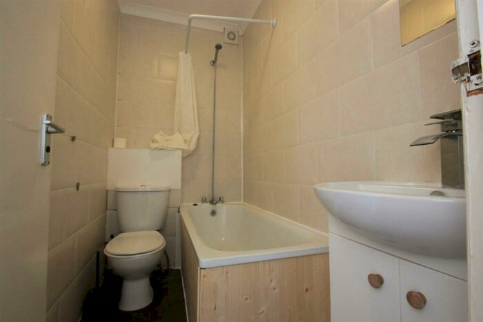 5 Bedroom Semi-Detached House To Rent In St Mary Magdalene Street, Brighton, BN2