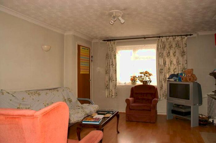 4 Bedroom House To Rent In Raymond Crescent, Guildford, GU2, Guildford, GU2