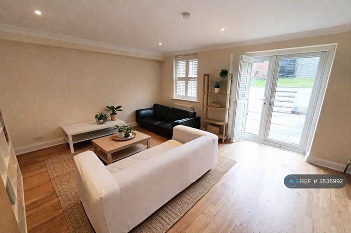 2 Bedroom Maisonette To Rent In Fontenoy Road, London, SW12