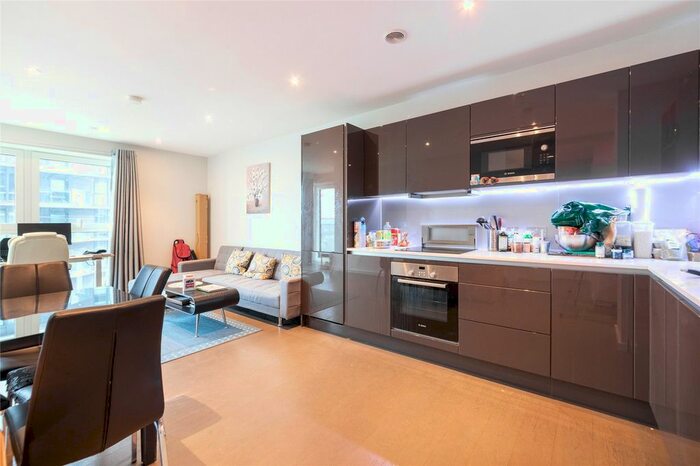 1 Bedroom Flat To Rent In Cassia Point, Glasshouse Gardens, London, E20