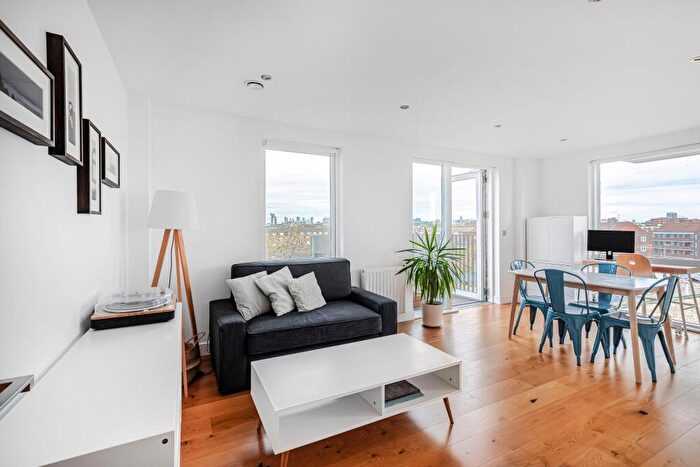 1 Bedroom Apartment To Rent In Marsh Court, East Street, London, SE17