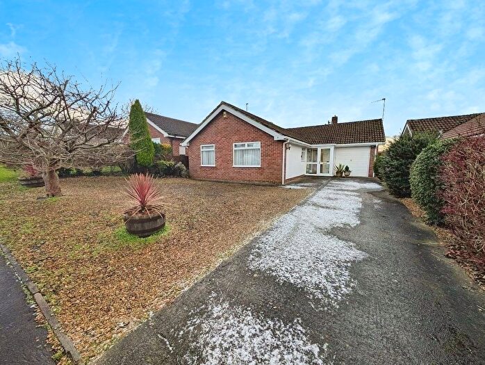 3 Bedroom Detached Bungalow For Sale In Jubilee Drive, Thornbury, Bristol, BS35