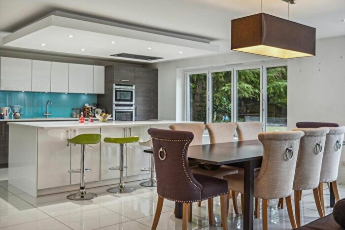 5 Bedroom Detached House For Sale In Blyton Close, Beaconsfield, HP9
