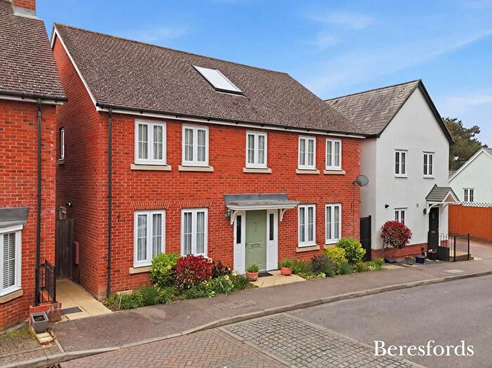 4 Bedroom Detached House For Sale In Barley Lane, Dunmow, CM6