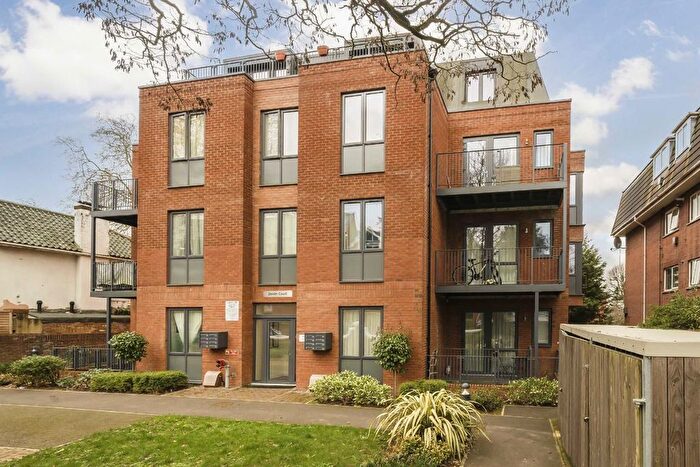 2 Bedroom Flat For Sale In Montpelier Road, Ealing, W5