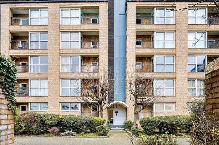 2 Bedroom Flat To Rent In Christian Court, Rotherhithe Street, London, SE16