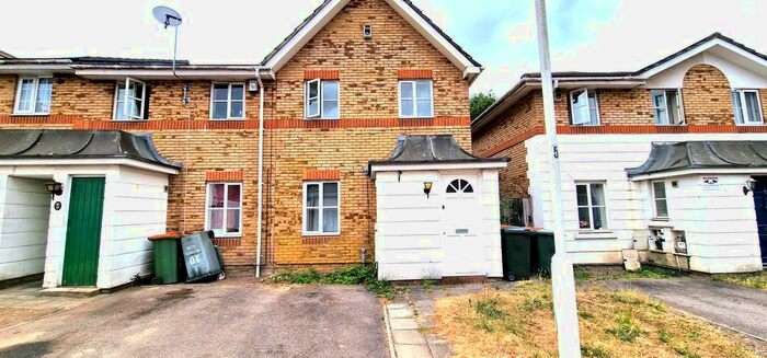 3 Bedroom Semi-Detached House To Rent In Weymouth Close, Beckton, E6
