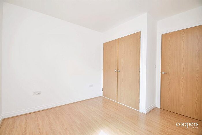 2 Bedroom Flat To Rent In Lucida Court, Whippendell Road, Watford, WD18
