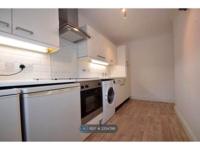 1 Bedroom Flat To Rent In Tavistock Road, West Drayton, UB7