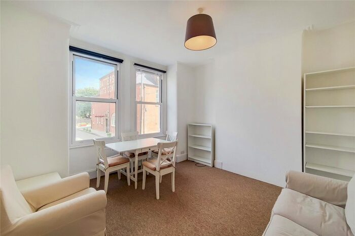 2 Bedroom Flat To Rent In Theatre Street, The Shaftesbury Estate, SW11