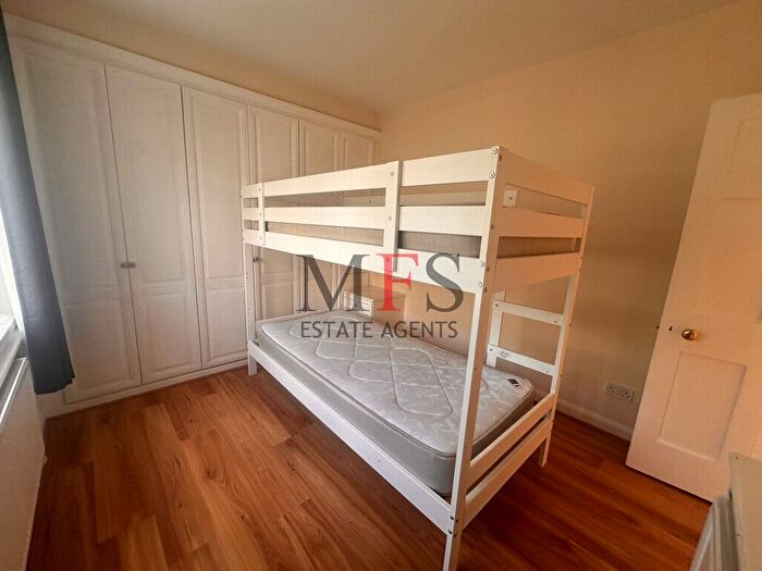 2 Bedroom Flat To Rent In Browning Ave, Hanwell, W7