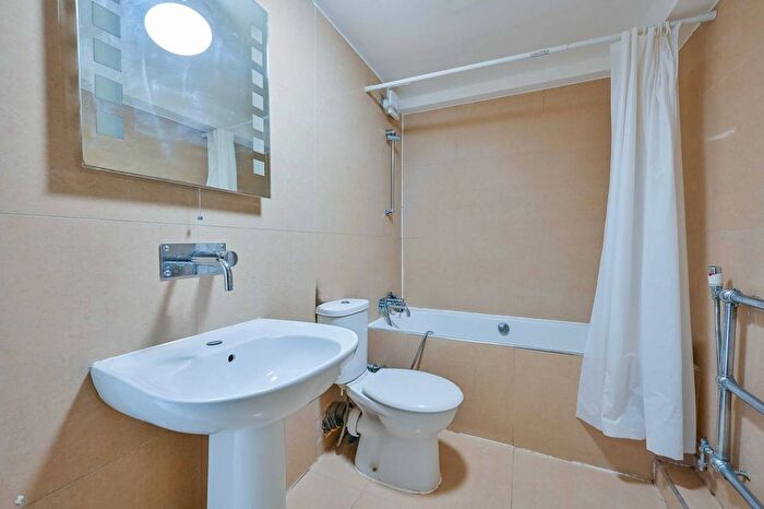 2 Bedroom Flat To Rent In Park West, Hyde Park Estate, London, W2