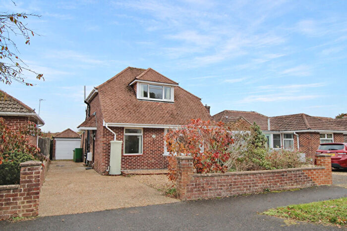 3 Bedroom Detached House For Sale In Southmead Road, Fareham, PO15