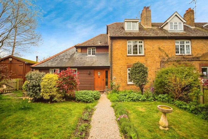 5 Bedroom End Of Terrace House For Sale In Norton Road, Norton, Sittingbourne, ME9