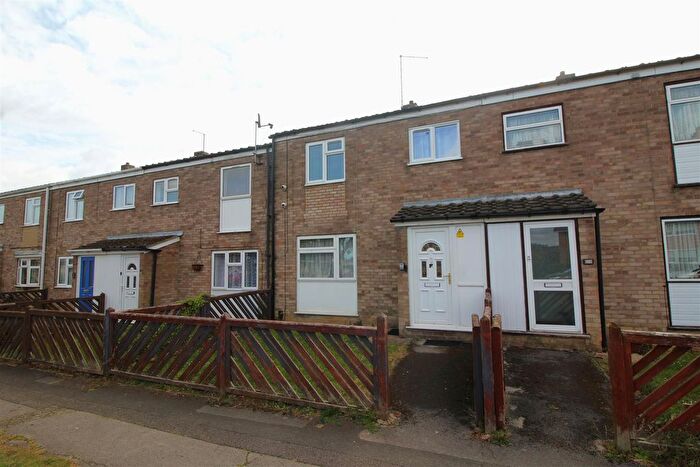 3 Bedroom Terraced House For Sale In Viking Court, Stanground, Peterborough, PE2