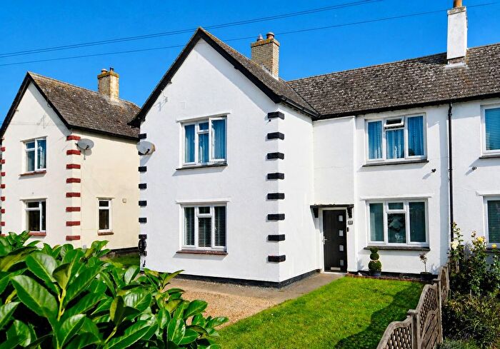 3 Bedroom Semi-detached House For Sale In Bank Avenue, Somersham, PE28