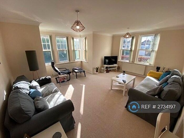 2 Bedroom Flat To Rent In Castleton Court, Leeds, LS16