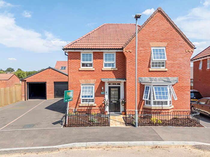 4 Bedroom Detached House For Sale In Orlando Road, Wellingborough, NN8