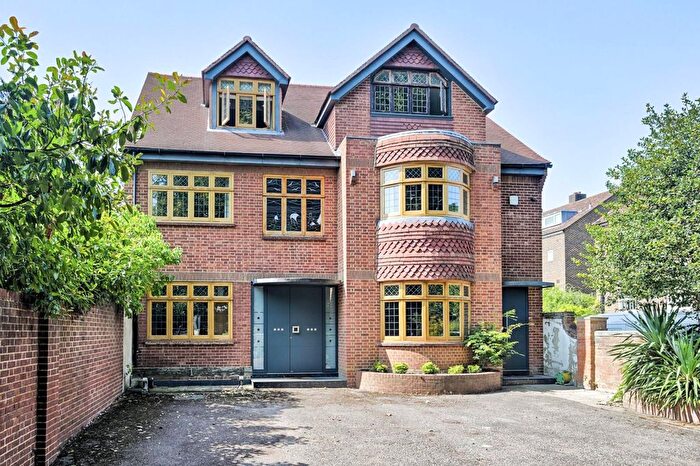 5 Bedroom Detached House For Sale In Hartington Road, Grove Park, London, W4